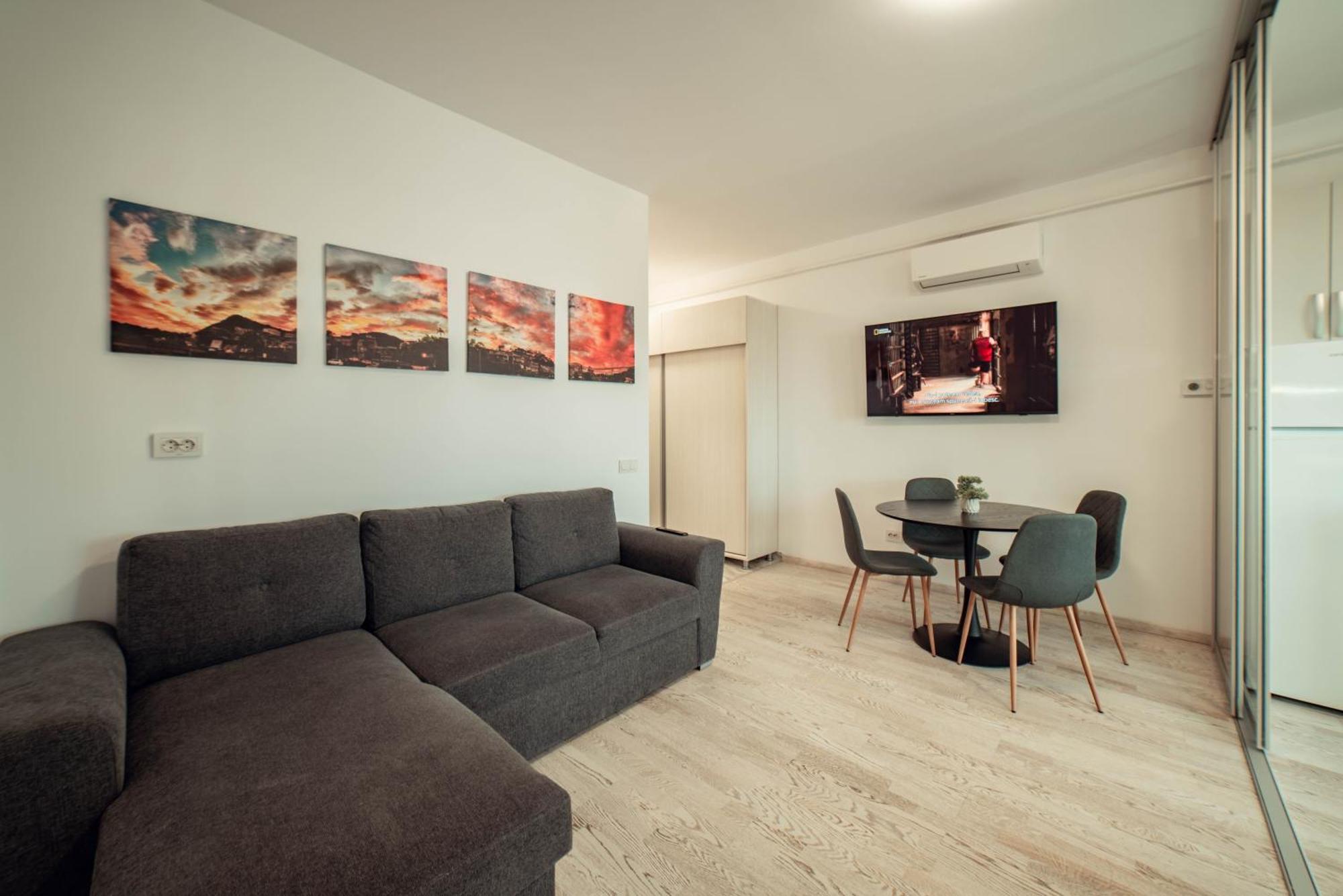 Cozy Accommodation Central City - Iasi Buitenkant foto